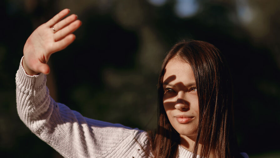 Раскрыта связь между отказом от солнцезащитных очков и слепотой
